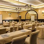 Kyniska Palace Conference & فندق