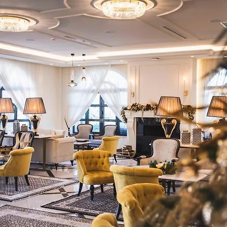 Kyniska Palace Conference &