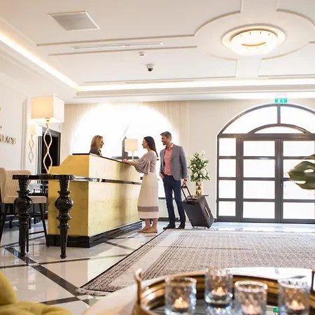 Kyniska Palace Conference & Отель 5*