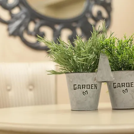 Kyniska Palace Conference & Отель Мистра