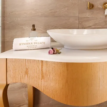 Kyniska Palace Conference & 5* Мистра