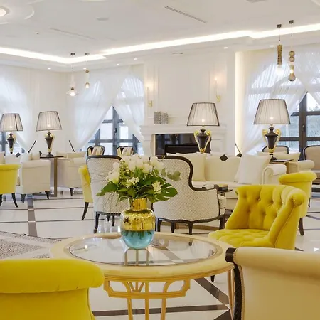 Kyniska Palace Conference &