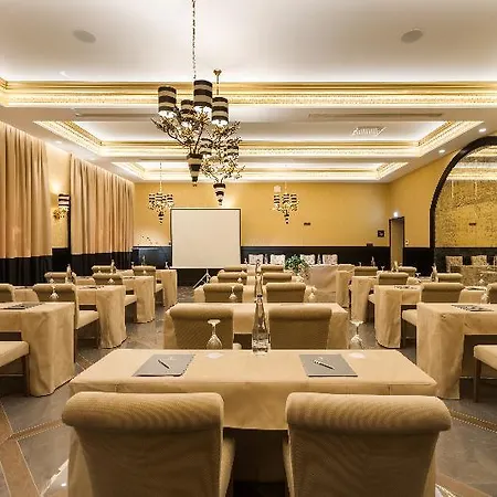 Kyniska Palace Conference & Μυστράς