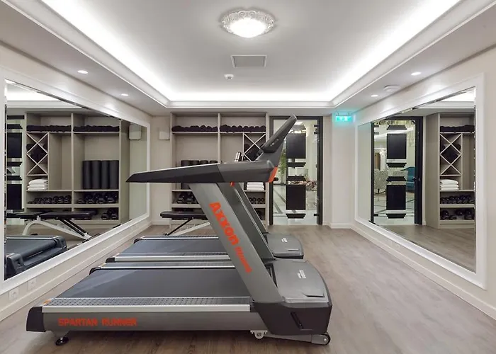 Kyniska Palace Conference &