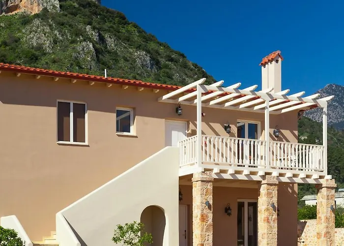 Kyniska Palace Conference & מלון 5*