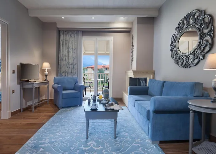 Kyniska Palace Conference & מלון 5*