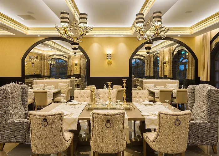 Kyniska Palace Conference & מלון מישטראש