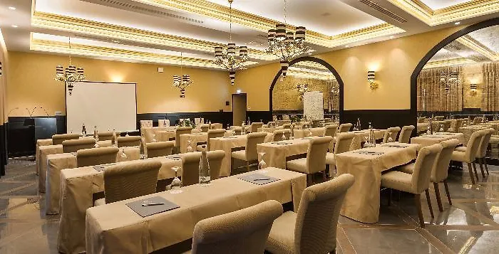 Kyniska Palace Conference & Отель